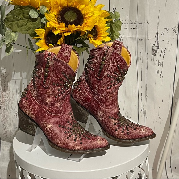 Old Gringo womens red studded distressed cowboy bootsSize 7 1/2 Preowned - Picture 2 of 16